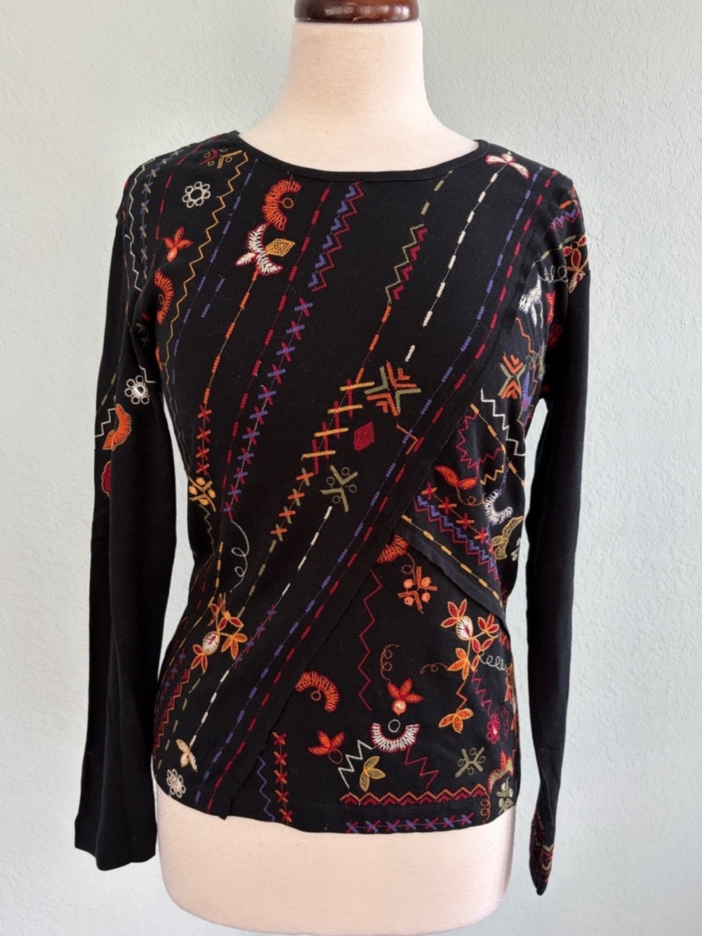 Chico’s NWT Vintage Embroidered Folklore Debra LS Tee